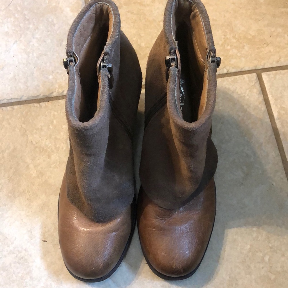 Boots - Picture 1 of 3